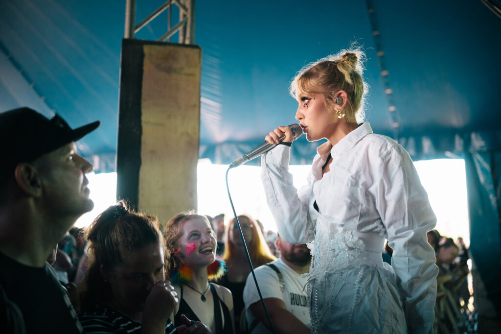 Lizzy Farrall live @ 2000trees Festival. Photo Credit: Gareth Bull