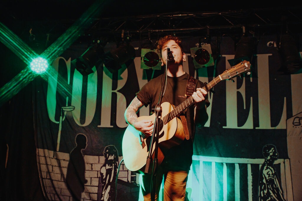 Youth Fountain live @ Dead Wax, Birmingham. Photo Credit: Sarah Maiden Photography