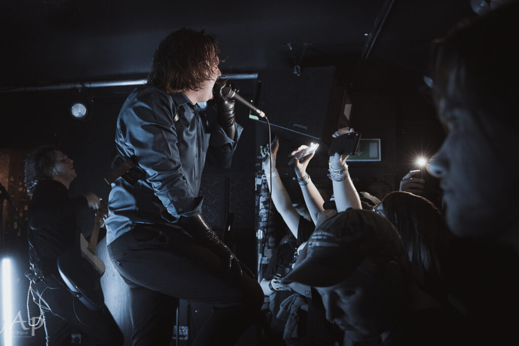 Modern Error live @ The Black Heart, London. Photo Credit: Anne Pfalzgraf