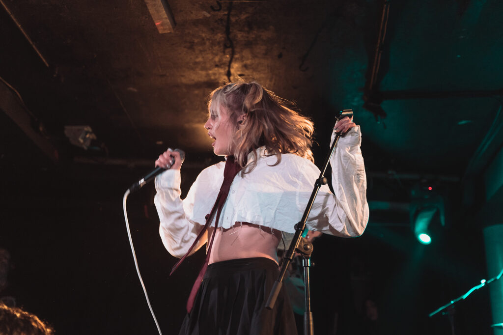 Lizzy Farrall live @ The Underworld, London. Photo Credit: Ciara Wilkinson Media