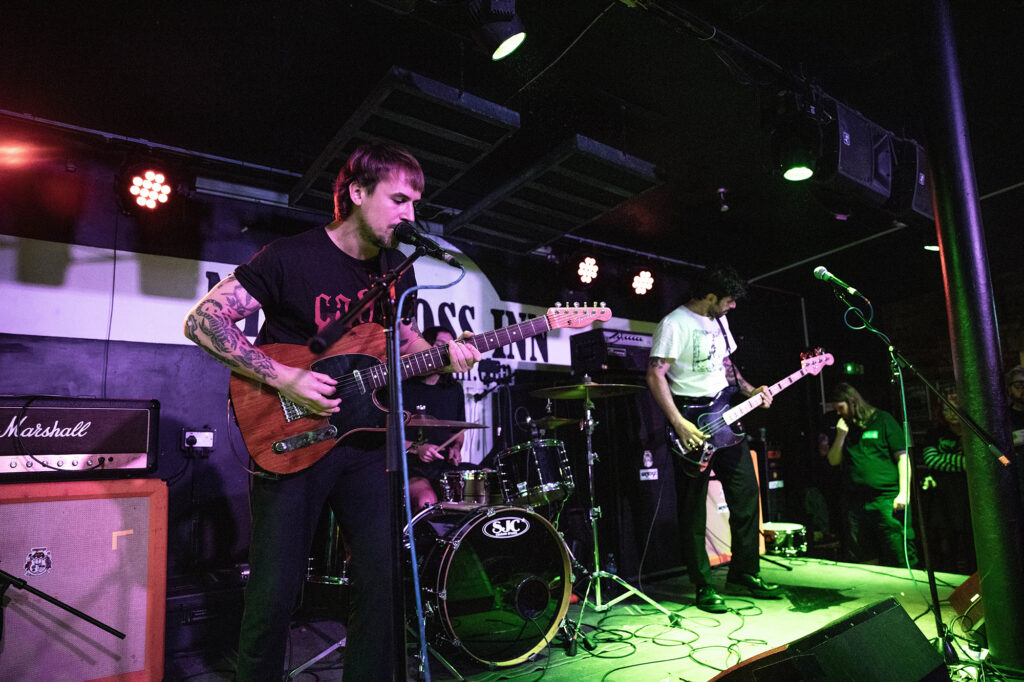 Boneflower live @ New Cross Inn, London. Photo credit: Sarah Tsang