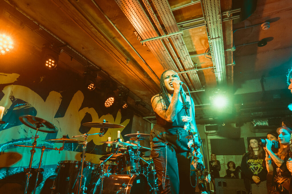 Defences live @ The Lower Third, London. Photo Credit: C Wilkinson