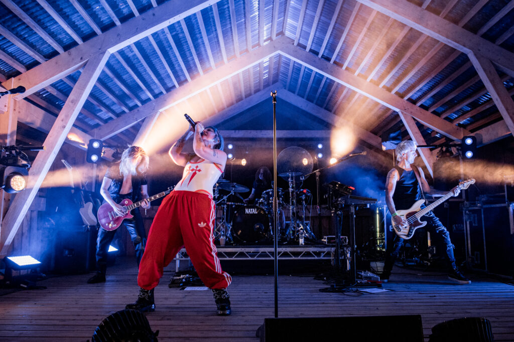 RĆRY live @ 2000trees Festival. Photo Credit: Carla Mundy