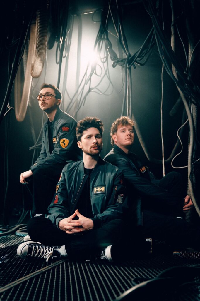Holding Absence 2026-1